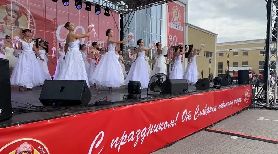 Грандиозный концерт в подарок городу